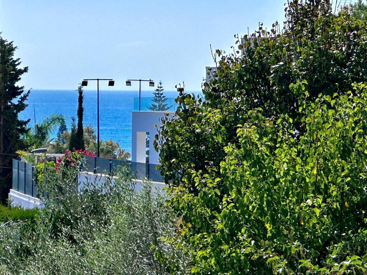 Apartamento La Cala Del Moral Sol Y Mar Apartment Exterior photo